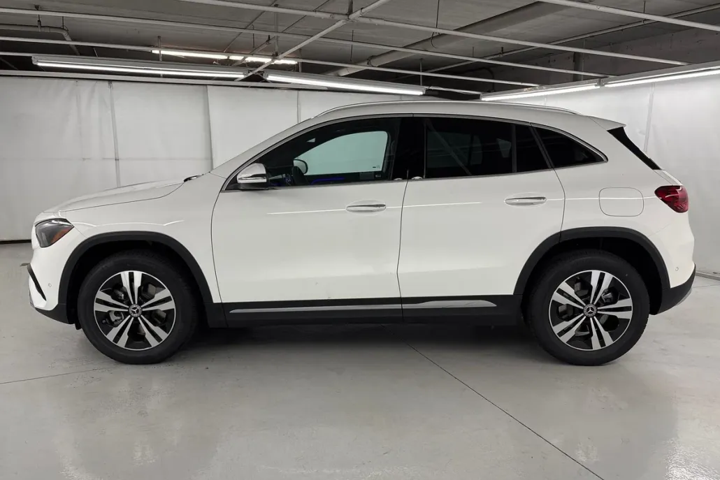 2026 Mercedes Benz GLA 250 photo 1