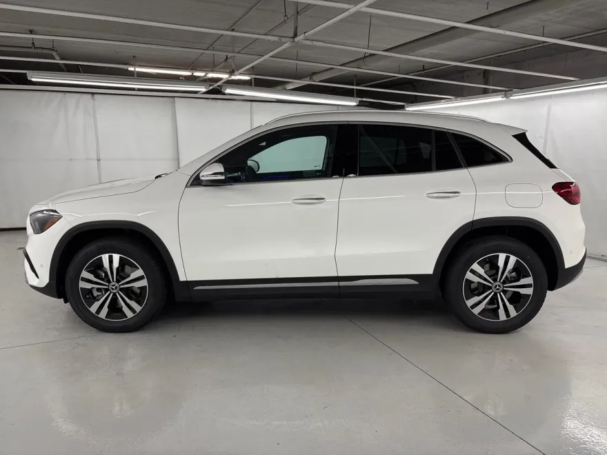 2026 Mercedes Benz GLA 250 photo 1