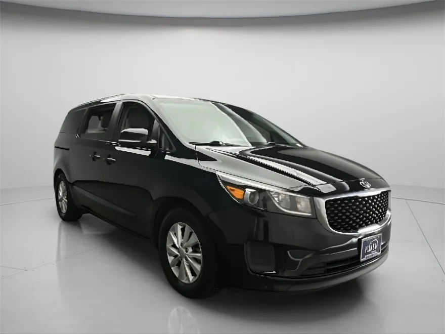 2015 Kia Sedona LX photo 1