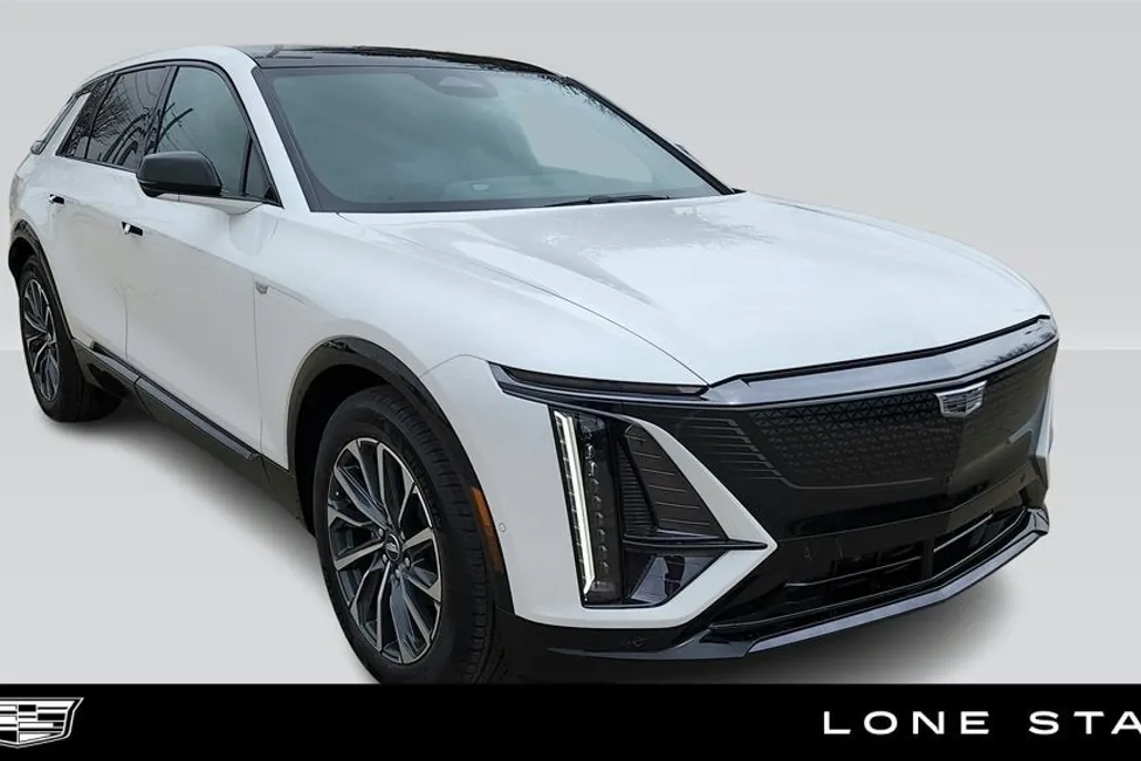 2025 Cadillac Lyriq Sport photo 1