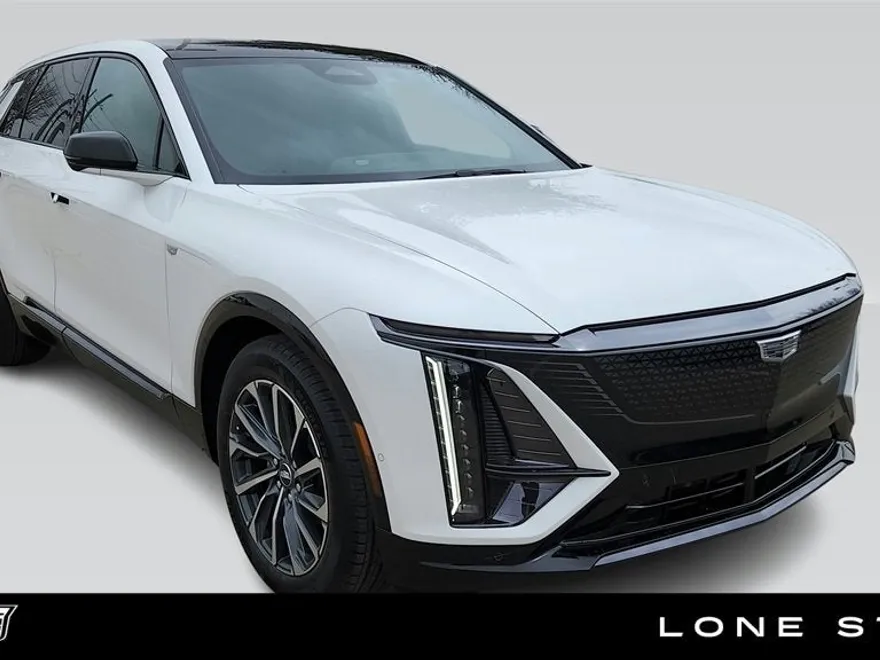 2025 Cadillac Lyriq Sport photo 1
