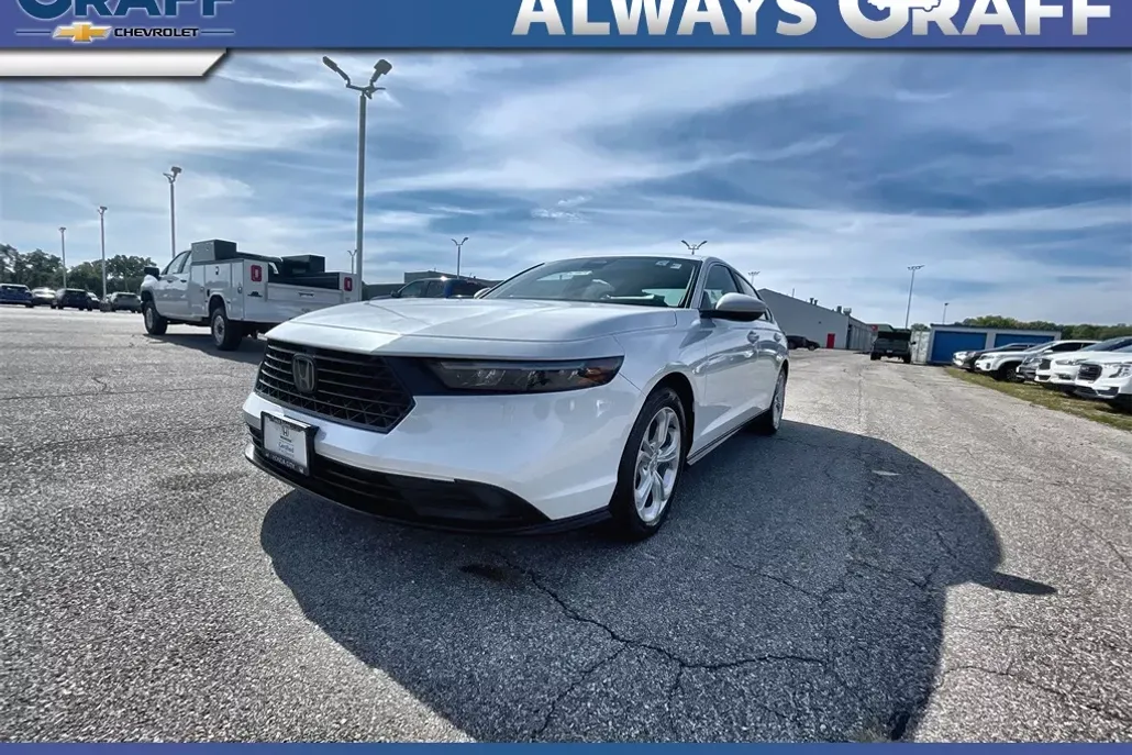 2023 Honda Accord LX photo 1
