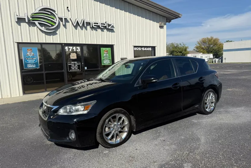2012 Lexus CT 200h photo 1