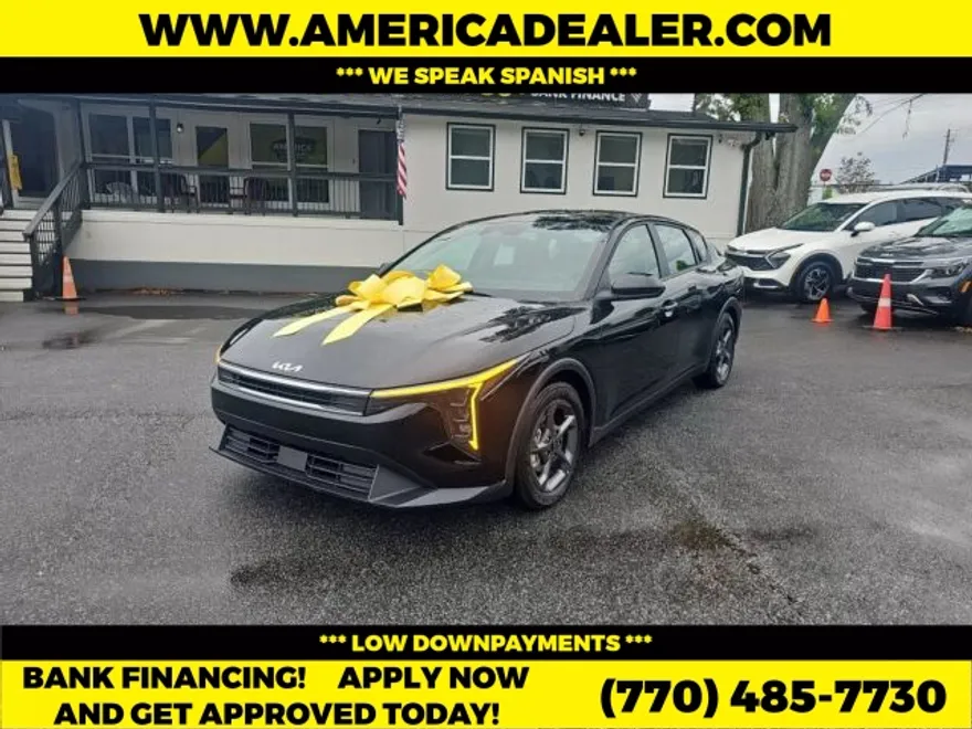 2025 Kia K4 LXS photo 1