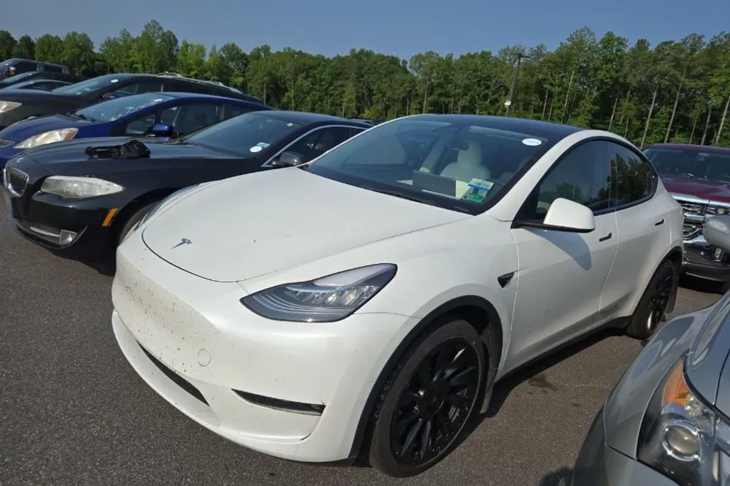 2021 Tesla Model Y Long Range photo 1