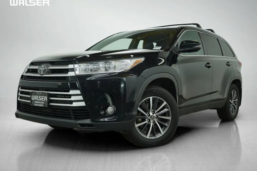 2019 Toyota Highlander XLE photo 1
