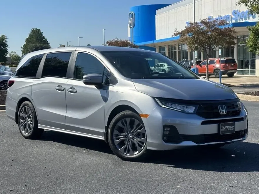 2026 Honda Odyssey Touring photo 1