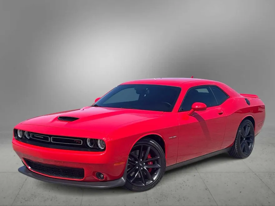 2022 Dodge Challenger R/T photo 1