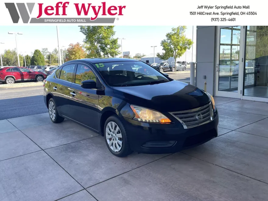 2015 Nissan Sentra SV photo 1