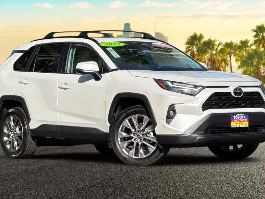 2023 Toyota RAV4 XLE Premium photo 1