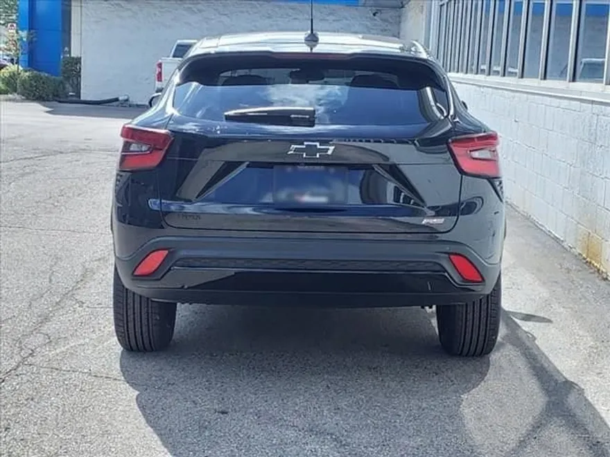 2025 Chevrolet Trax photo 1
