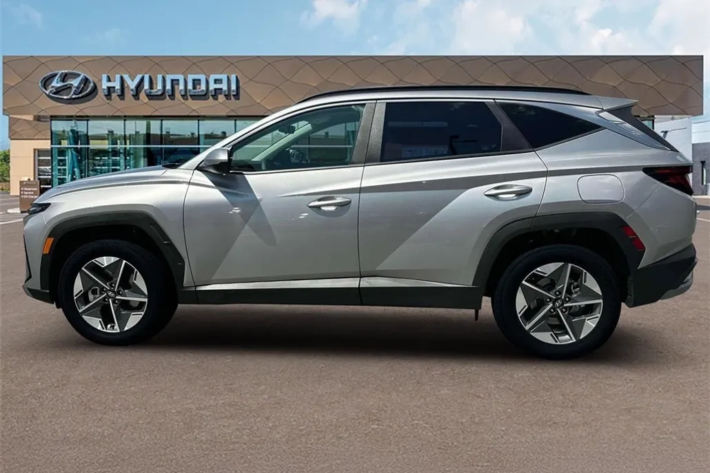 2025 Hyundai Tucson SEL photo 1
