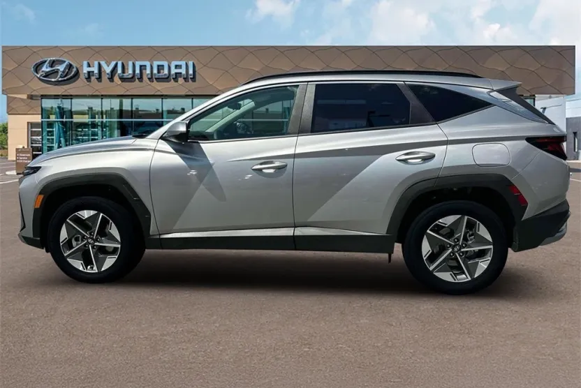2025 Hyundai Tucson SEL photo 1