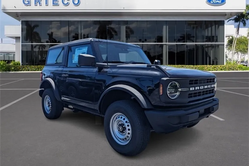 2025 Ford Bronco Base photo 1