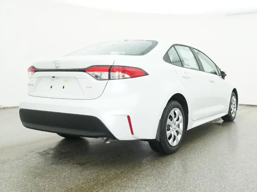 2026 Toyota Corolla LE photo 1