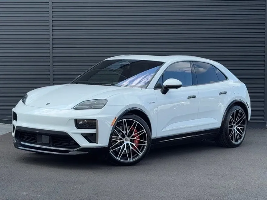2025 Porsche Macan Electric Turbo photo 1