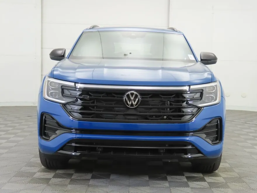 2025 Volkswagen Atlas Cross Sport SEL R-Line photo 1