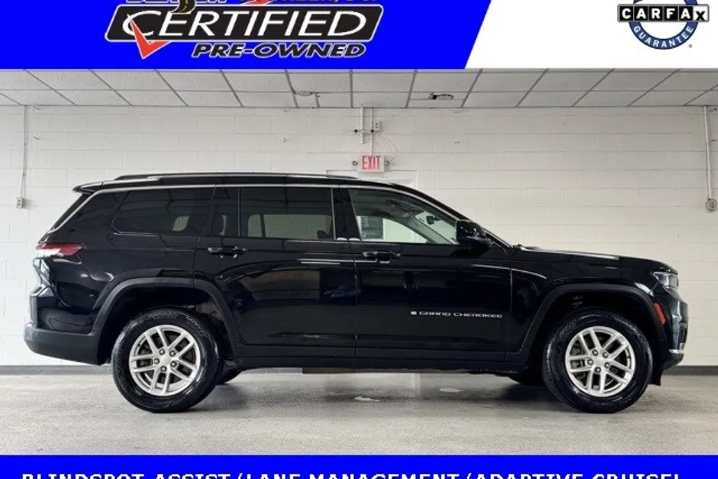 2022 Jeep Grand Cherokee Laredo Sport photo 1