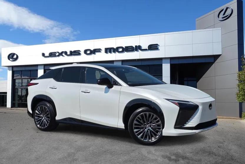 2023 Lexus RZ 450e Luxury photo 1