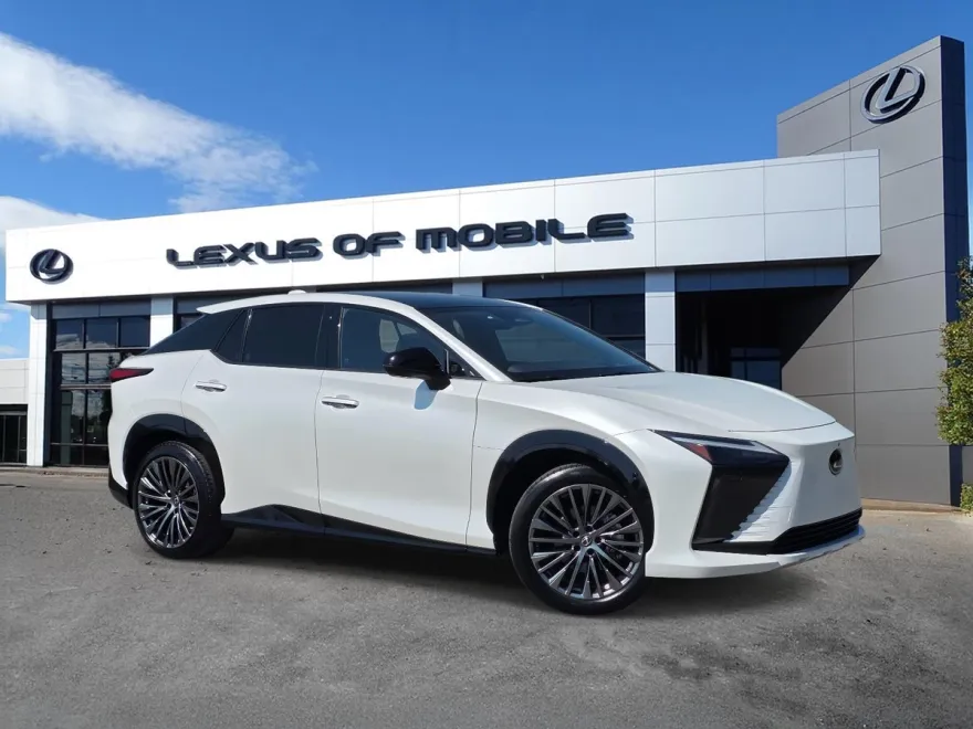2023 Lexus RZ 450e Luxury photo 1
