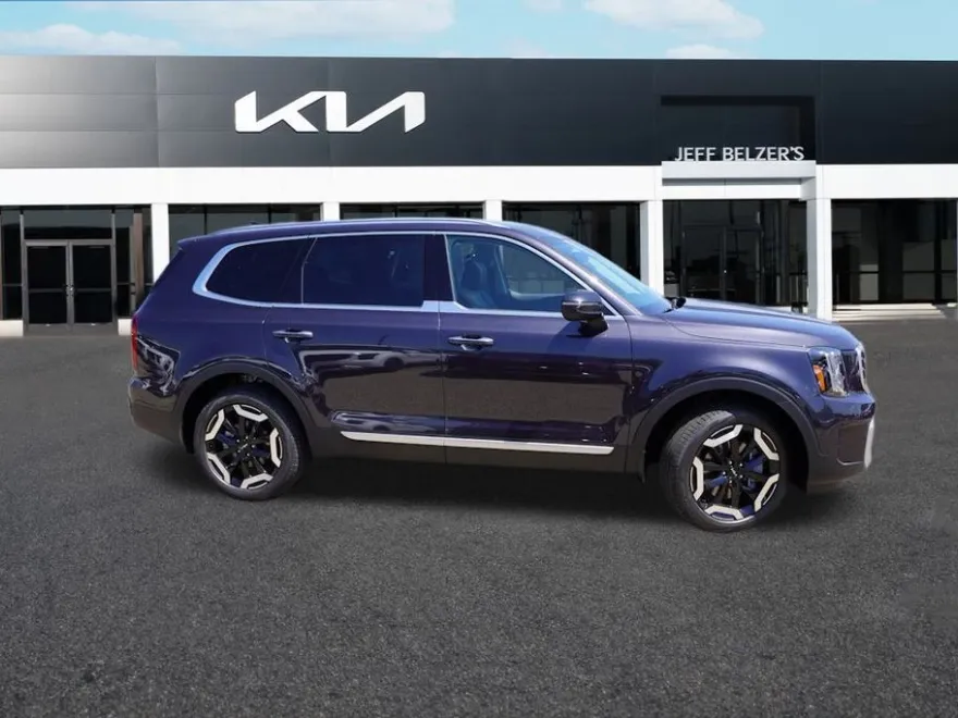 2025 Kia Telluride S photo 1