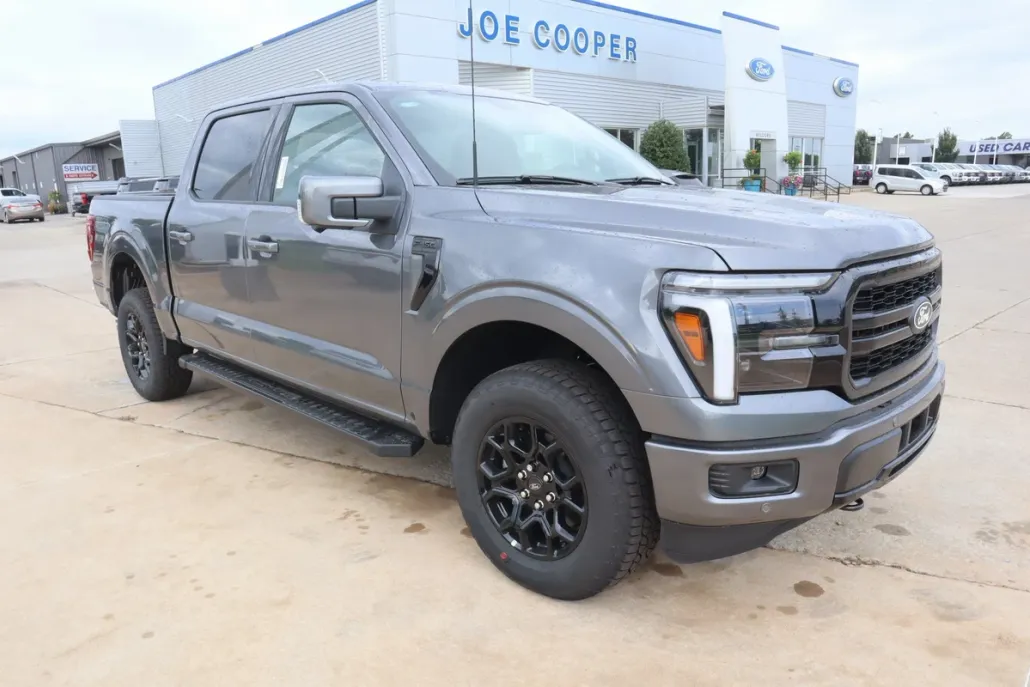 2025 Ford F-150 Lariat photo 1