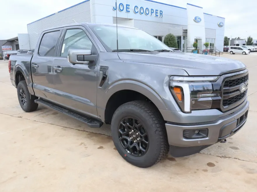 2025 Ford F-150 Lariat photo 1