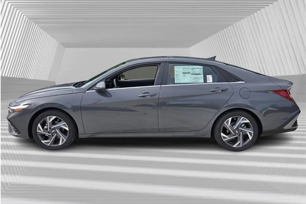 2025 Hyundai Elantra Hybrid Limited photo 1