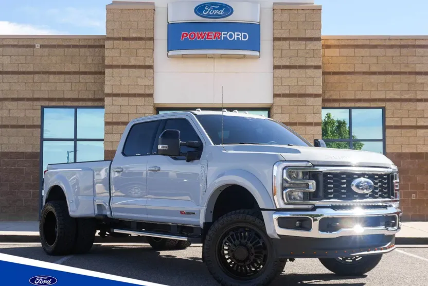 2025 Ford F-450 photo 1