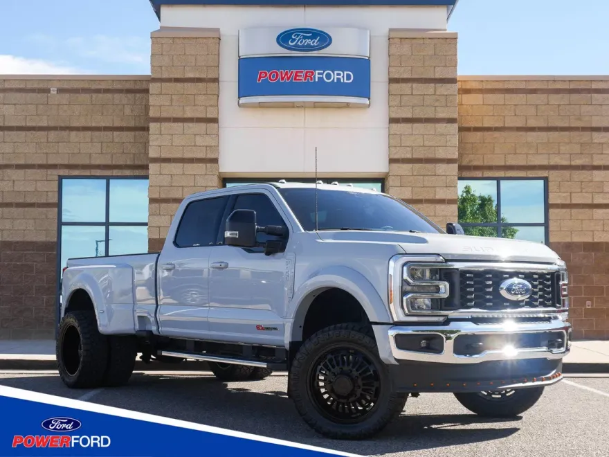 2025 Ford F-450 photo 1