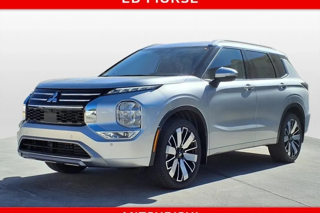 2025 Mitsubishi Outlander SEL photo 1