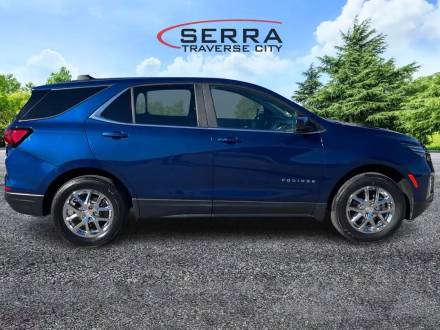 2023 Chevrolet Equinox LT photo 1
