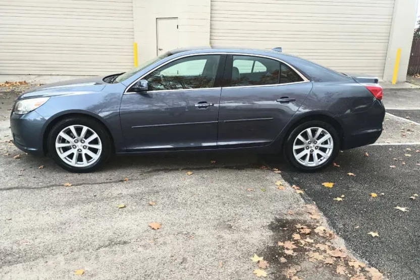 2013 Chevrolet Malibu 1LT photo 1