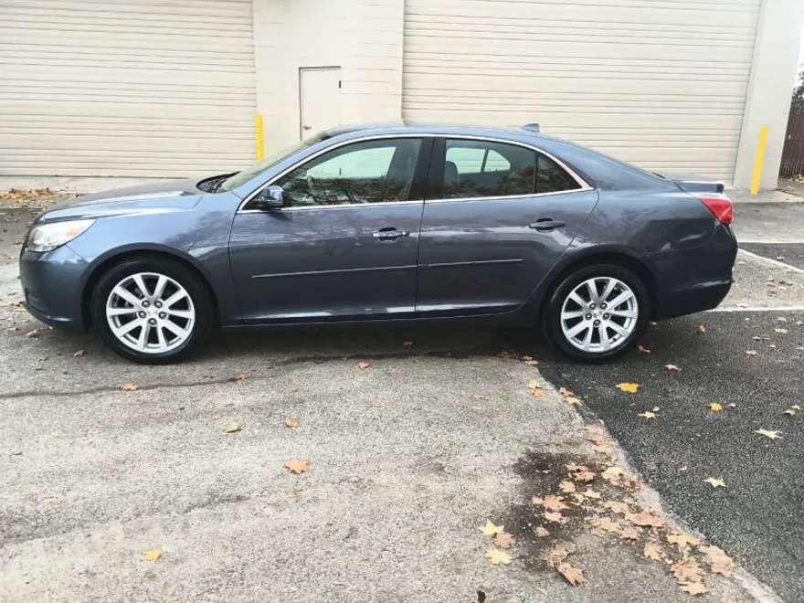 2013 Chevrolet Malibu 1LT photo 1