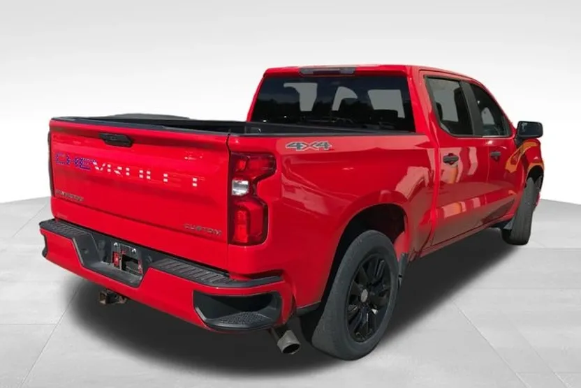 2019 Chevrolet Silverado 1500 Custom photo 1