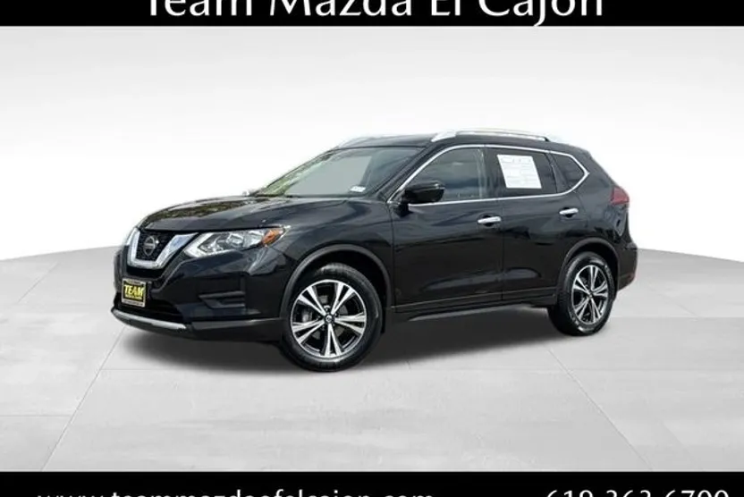 2020 Nissan Rogue SV photo 1