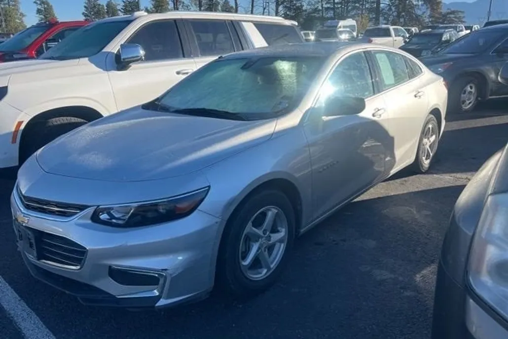 2018 Chevrolet Malibu LS photo 1