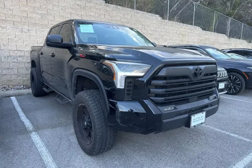 2024 Toyota Tundra SR5 photo 1
