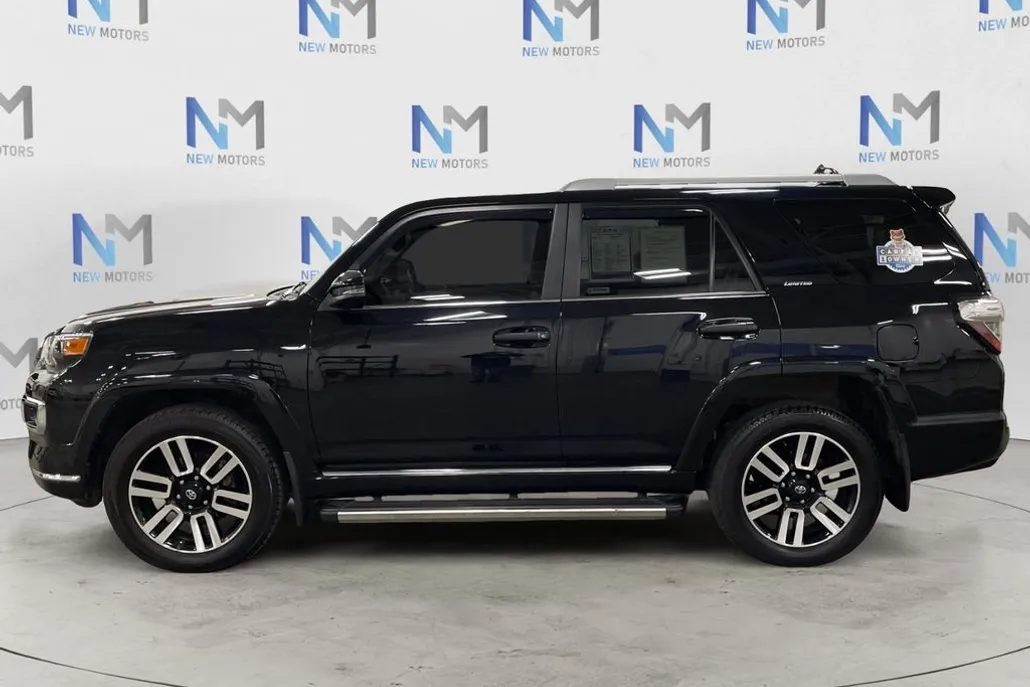 2023 Toyota 4Runner Limited photo 1