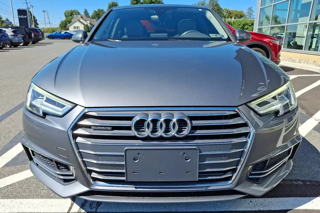 2018 Audi A4 Premium Plus photo 1