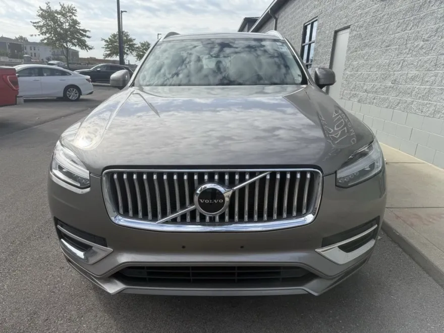 2022 Volvo XC90 T6 Inscription photo 1