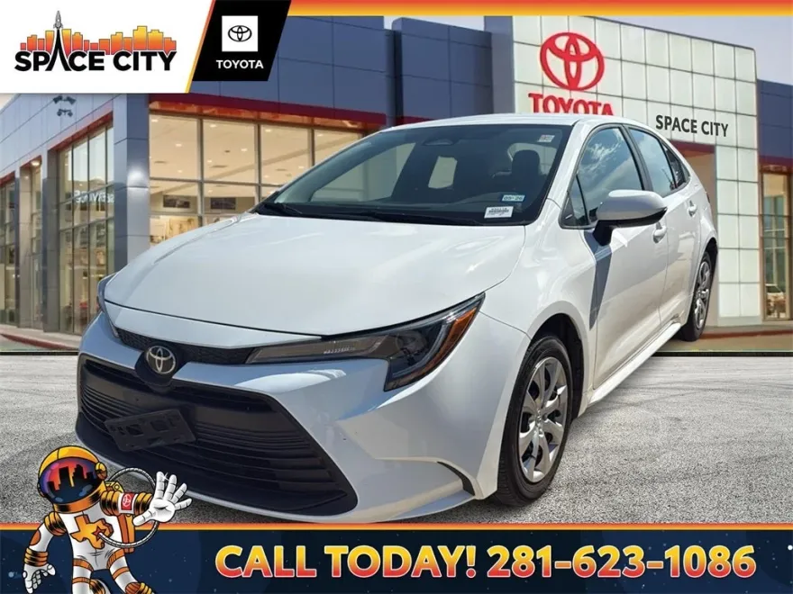 2024 Toyota Corolla LE photo 1