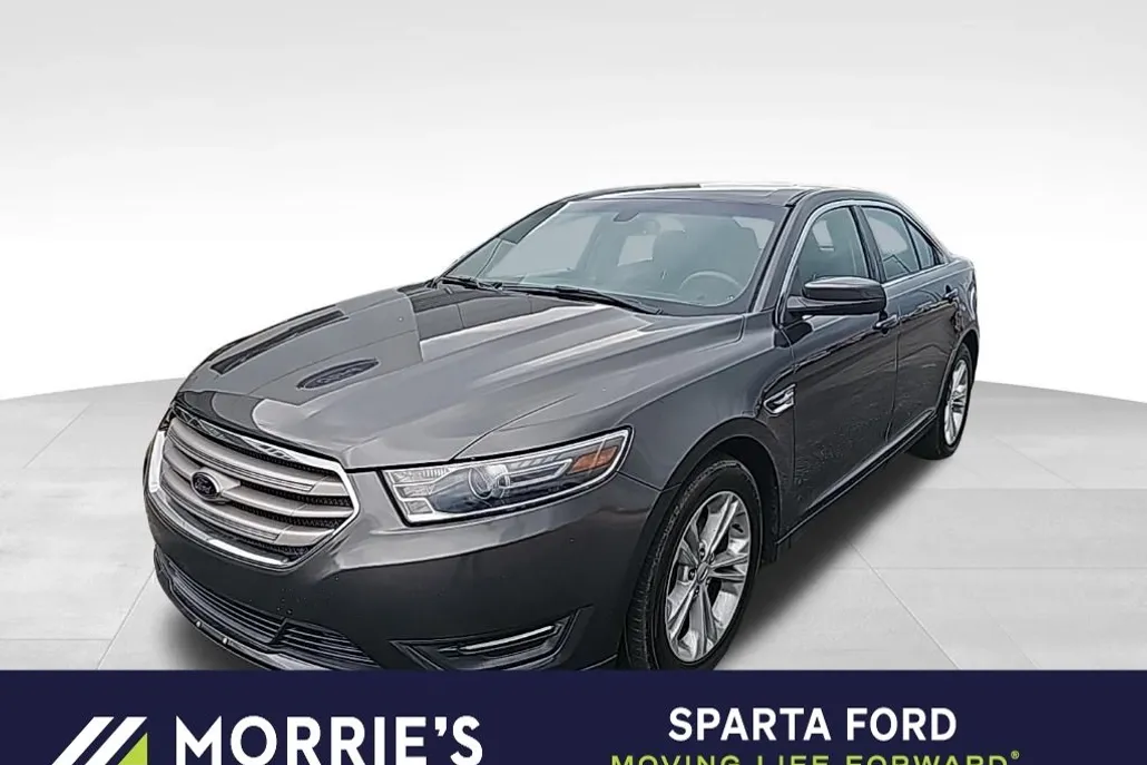 2017 Ford Taurus SEL photo 1