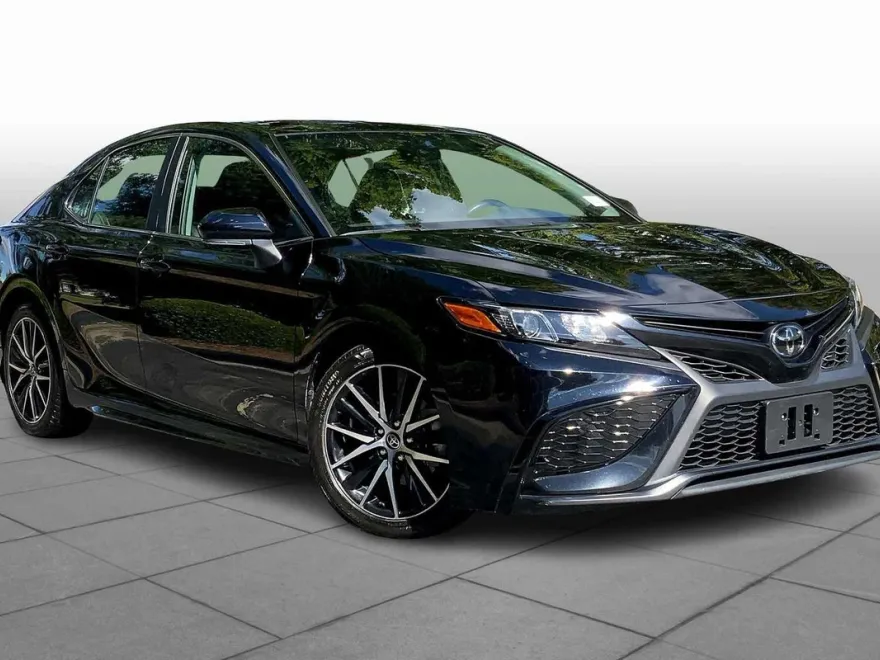 2023 Toyota Camry SE photo 1