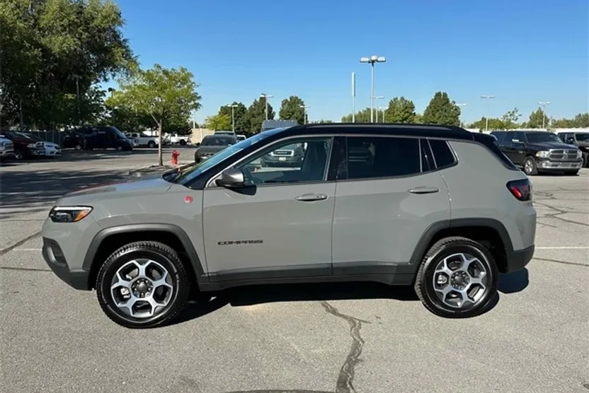 2022 Jeep Compass Trailhawk photo 1