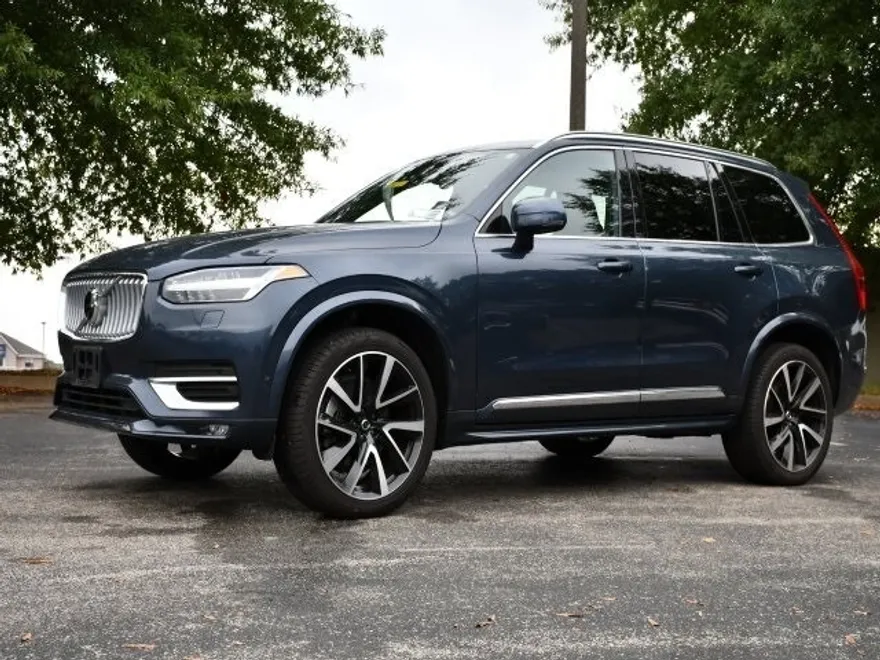 2024 Volvo XC90 B5 Plus photo 1