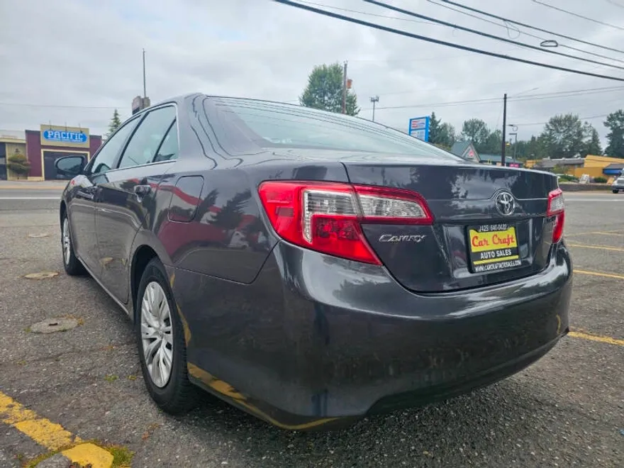 2012 Toyota Camry LE photo 1