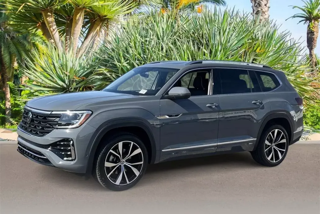 2025 Volkswagen Atlas SEL Premium R-Line photo 1