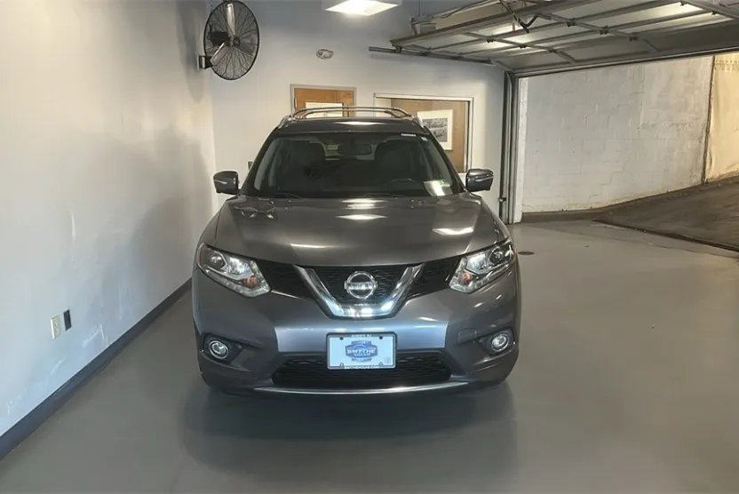 2015 Nissan Rogue SL photo 1