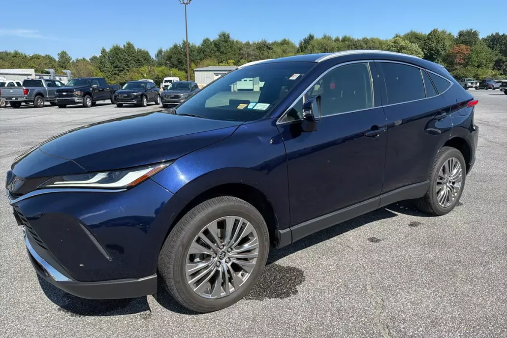2022 Toyota Venza XLE photo 1